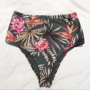 HM - High Waisted Bikini Bottom